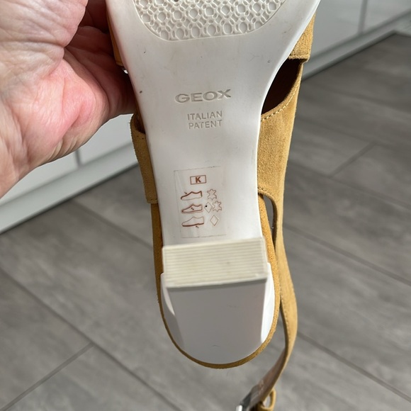 GEOX RESPIRA Jenieve Yellow Slingback Suede Sandals, Size 38/8 - Picture 8 of 9
